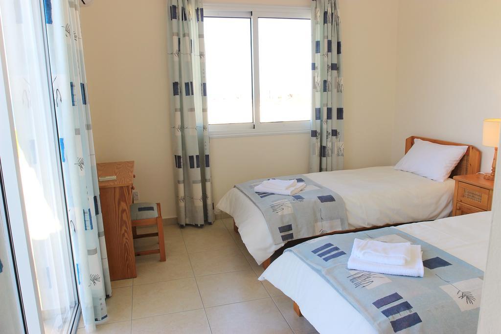 Sandy Coast Villas Anemone Argaka Room photo